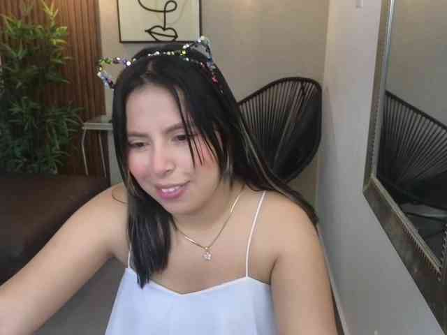 Sharlotte-Milk webcam