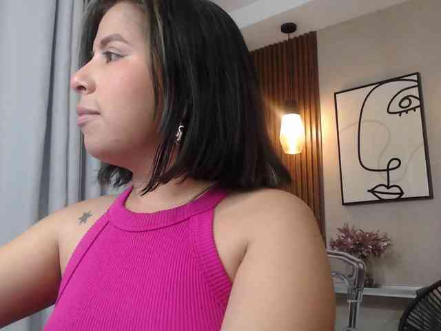 Sharlotte-Milk webcam