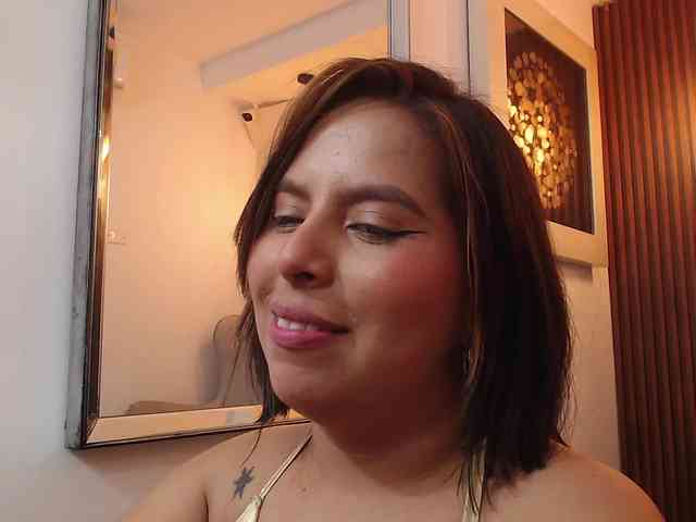 Sharlotte-Milk webcam