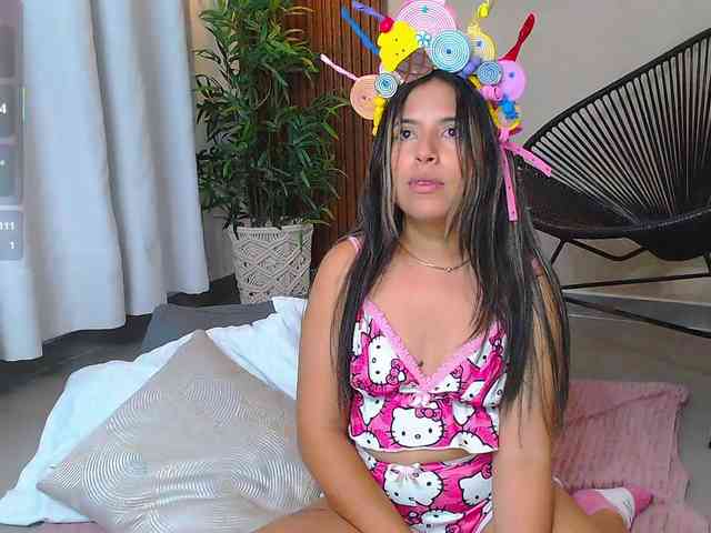 Sharlotte-Milk webcam