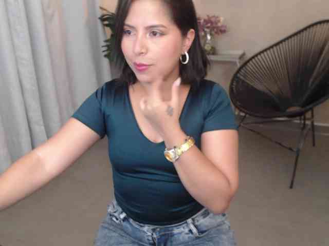 Sharlotte-Milk webcam