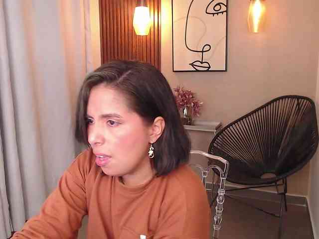 Sharlotte-Milk webcam