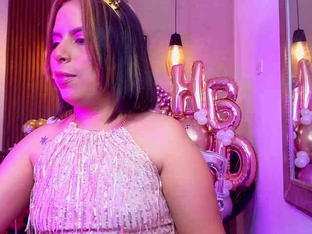 Sharlotte-Milk webcam