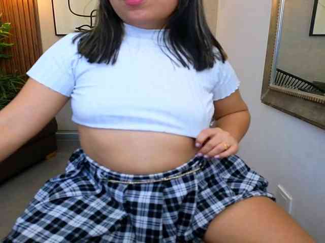 Sharlotte-Milk webcam