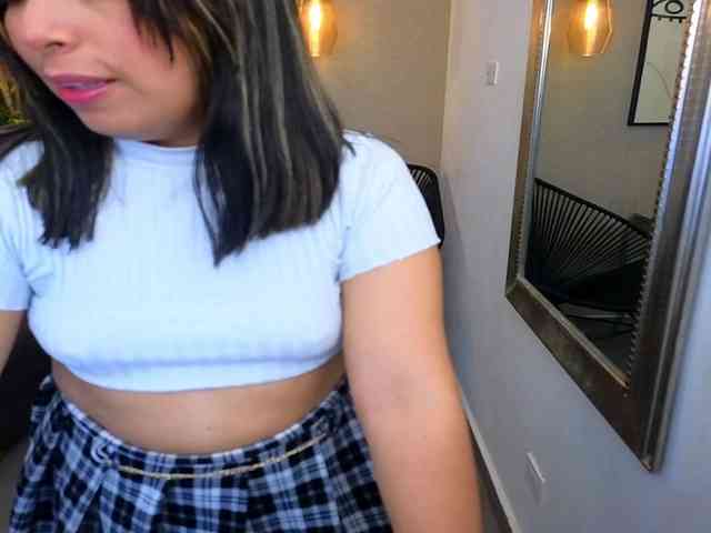 Sharlotte-Milk webcam