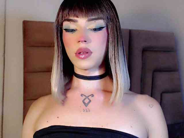 angeles1111 Live Webcam on BongaCams