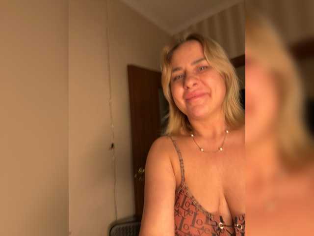 Tina-Love's BongaCams show and profile