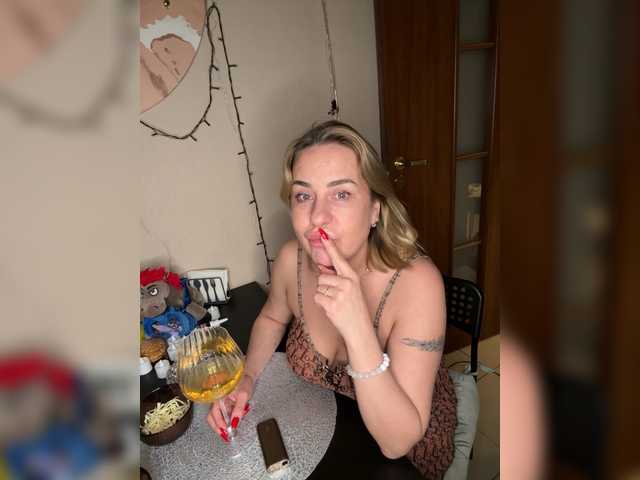 Tina-Love's BongaCams show and profile