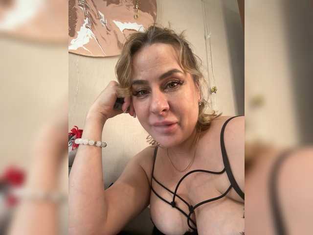 Tina-Love's BongaCams show and profile