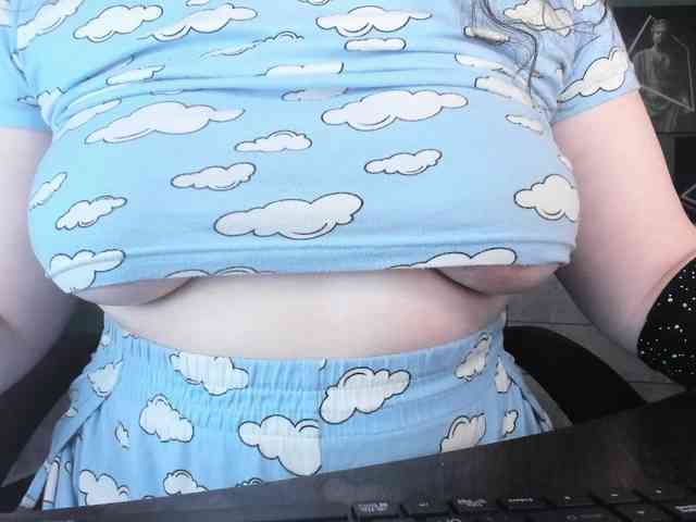 KristinWest webcam
