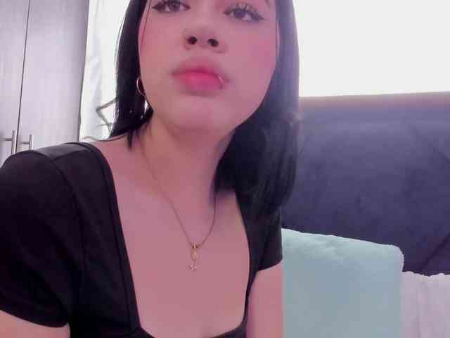 Lily-Woodz Live Webcam on BongaCams