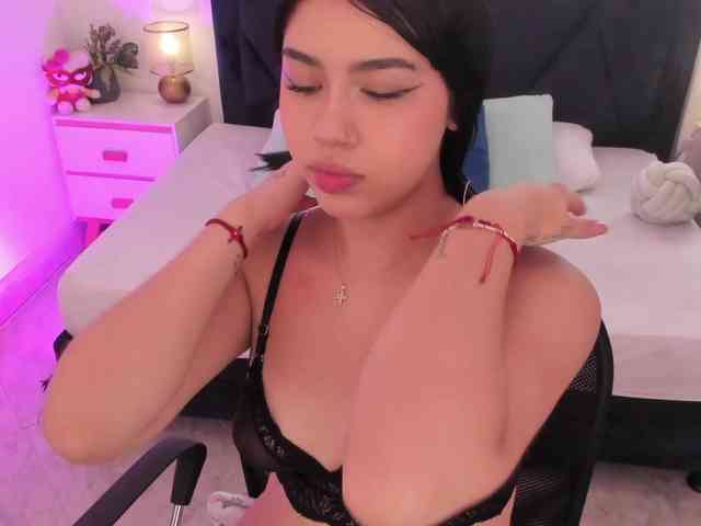 Lily-Woodz Live Webcam on BongaCams