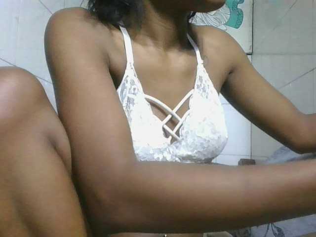 Sex chat gratuit in direct cu Marianah105 pe BongaCams