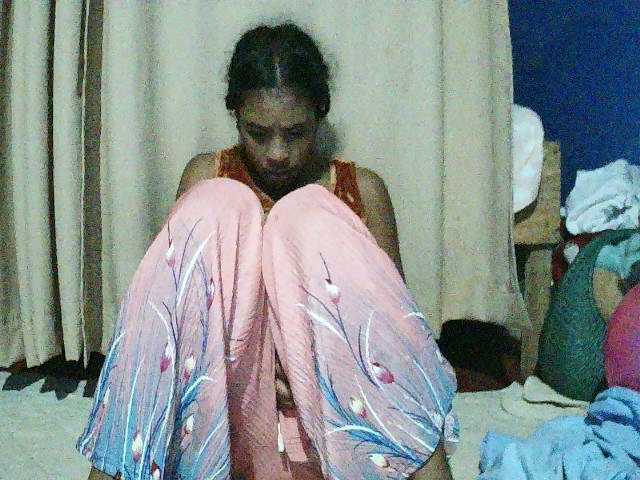 TriciaBella's BongaCams show and profile