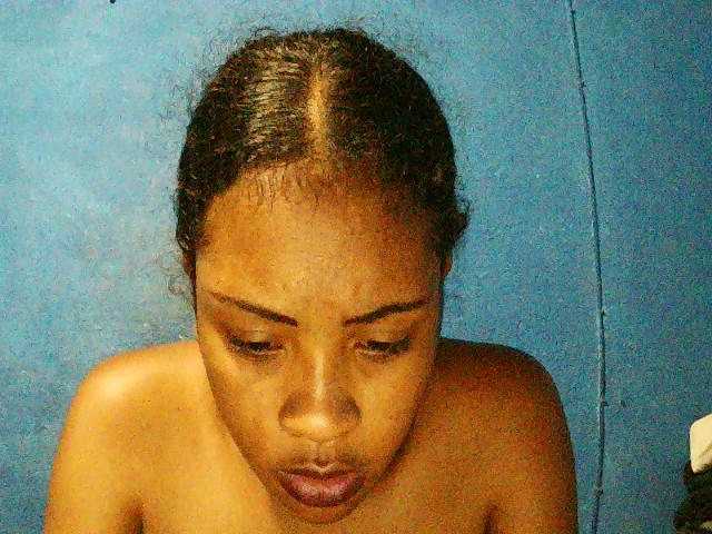 TriciaBella's BongaCams show and profile