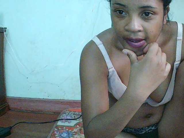 TriciaBella's BongaCams show and profile