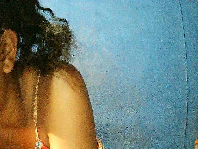 TriciaBella's BongaCams show and profile