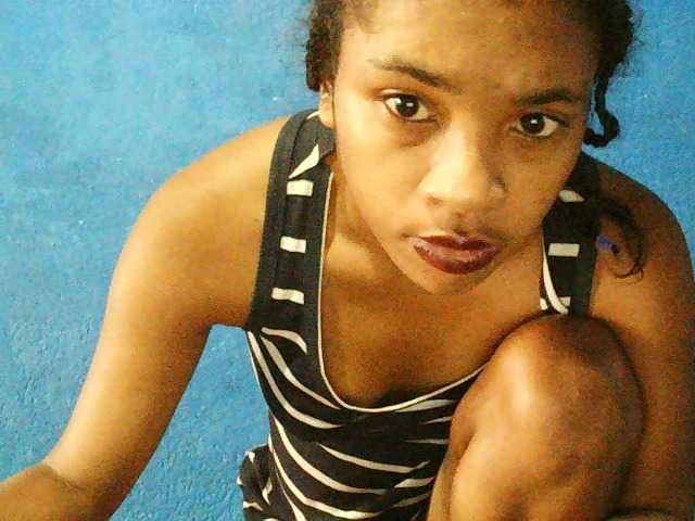 TriciaBella's BongaCams show and profile