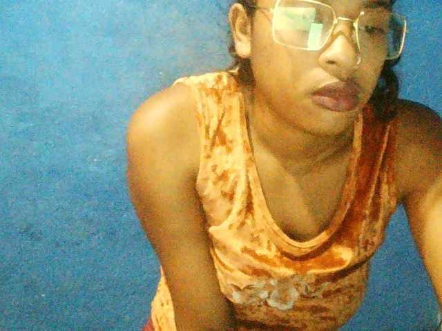 TriciaBella's BongaCams show and profile