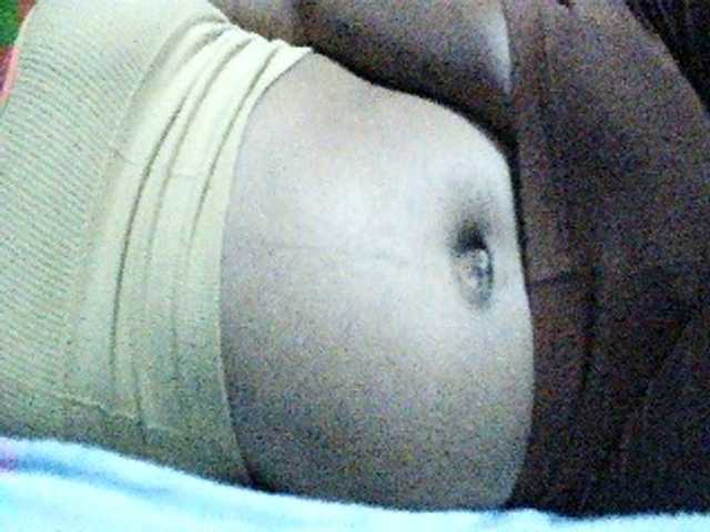 TriciaBella's BongaCams show and profile