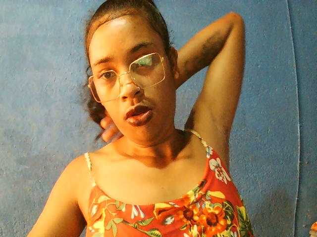 TriciaBella's BongaCams show and profile