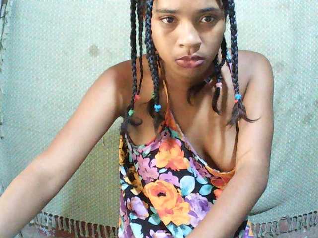 TriciaBella's BongaCams show and profile