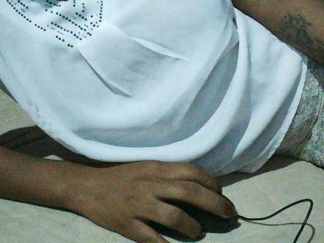 TriciaBella's BongaCams show and profile