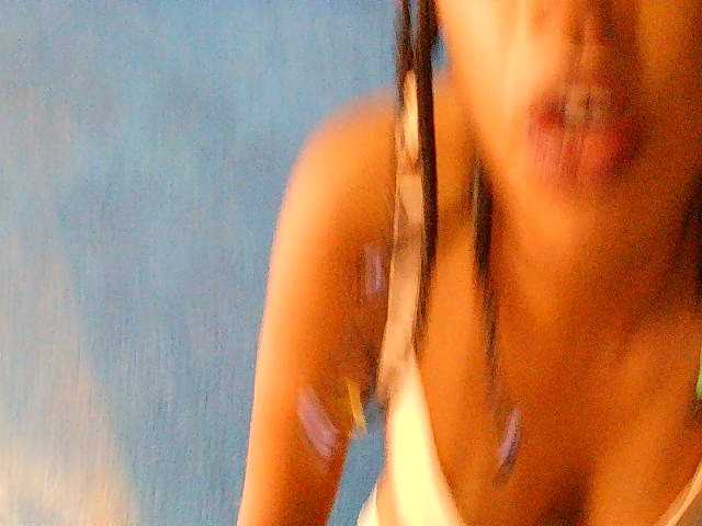 TriciaBella's BongaCams show and profile