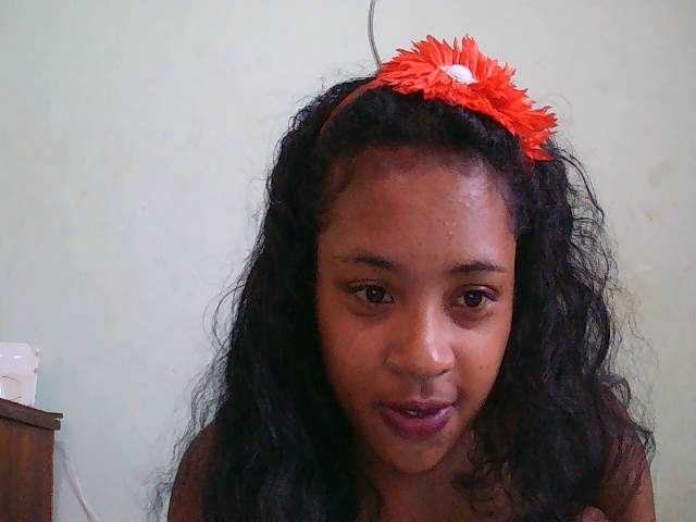 TriciaBella's BongaCams show and profile