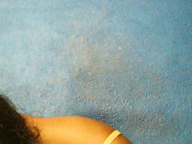 TriciaBella's BongaCams show and profile