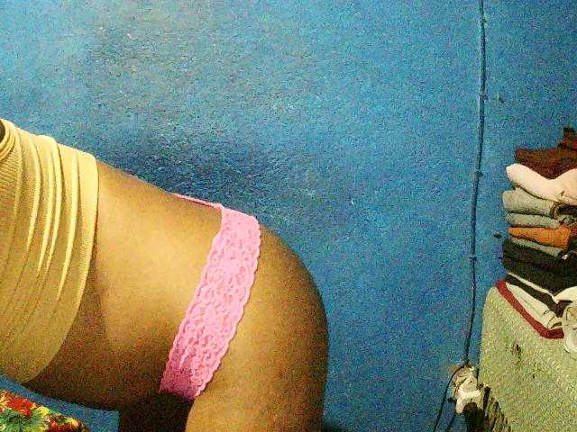 TriciaBella's BongaCams show and profile