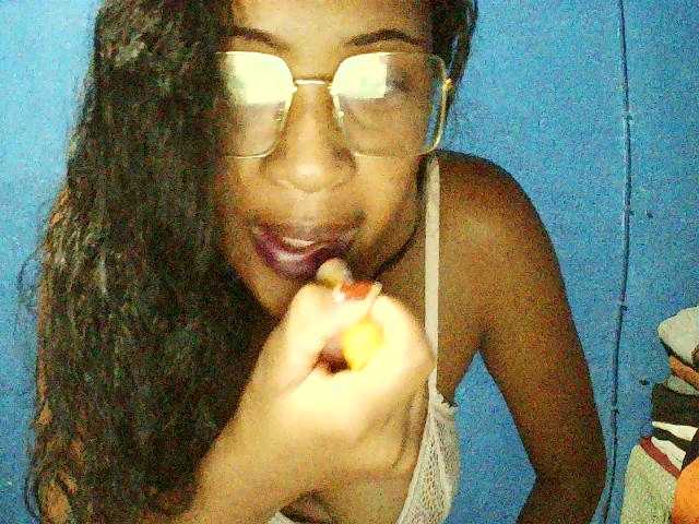 TriciaBella's BongaCams show and profile