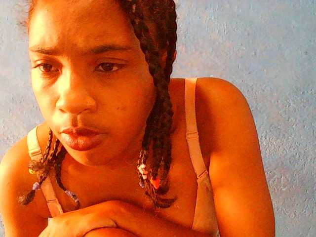 TriciaBella's BongaCams show and profile