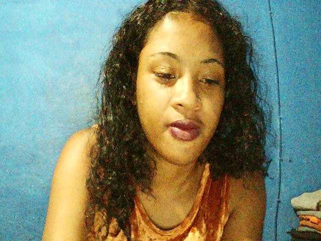 TriciaBella's BongaCams show and profile