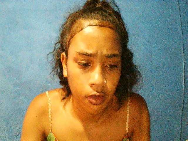 TriciaBella's BongaCams show and profile