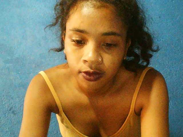 TriciaBella's BongaCams show and profile