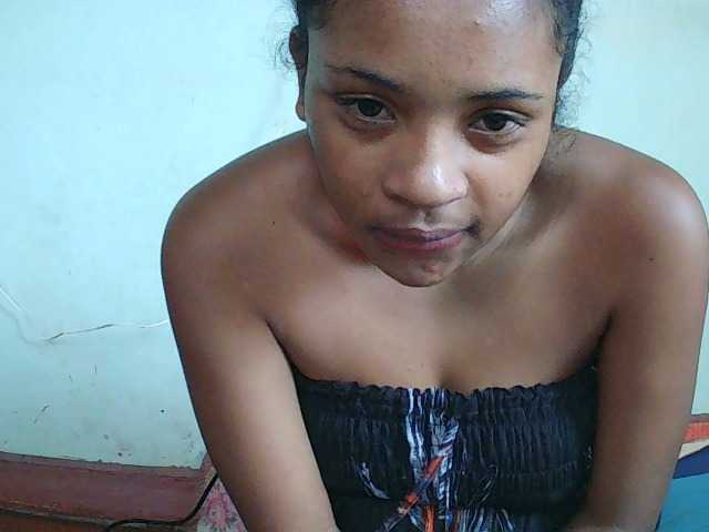 TriciaBella's BongaCams show and profile