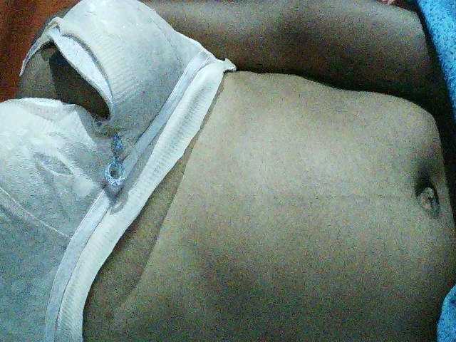 TriciaBella's BongaCams show and profile