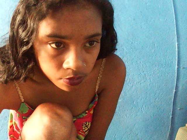 TriciaBella's BongaCams show and profile