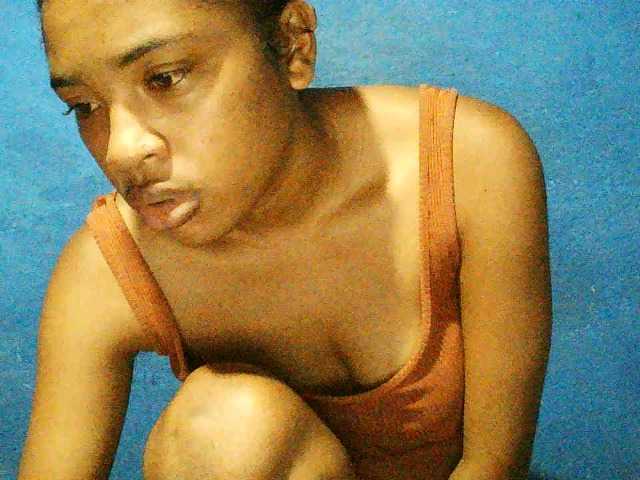 TriciaBella's BongaCams show and profile