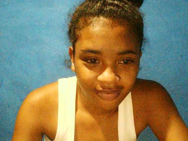 TriciaBella's BongaCams show and profile