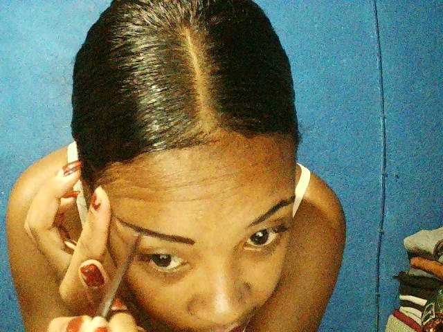 TriciaBella's BongaCams show and profile