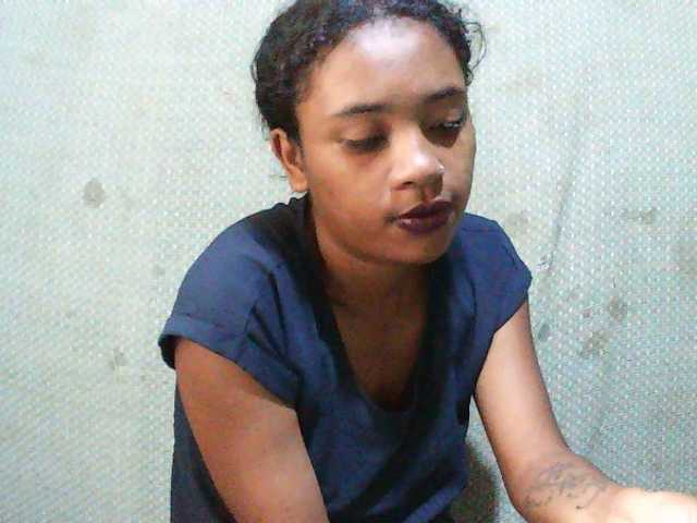 TriciaBella's BongaCams show and profile