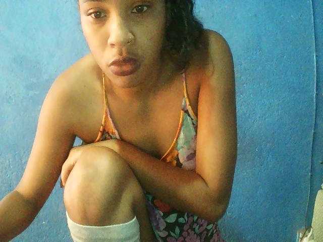 TriciaBella's BongaCams show and profile