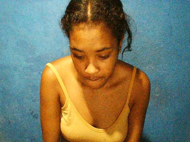 TriciaBella's BongaCams show and profile