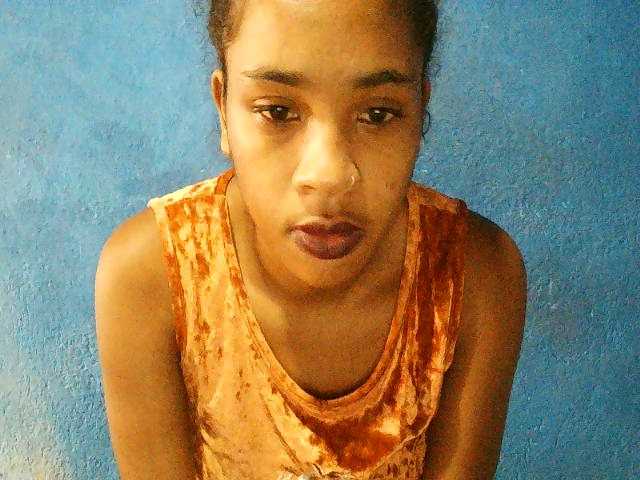 TriciaBella's BongaCams show and profile