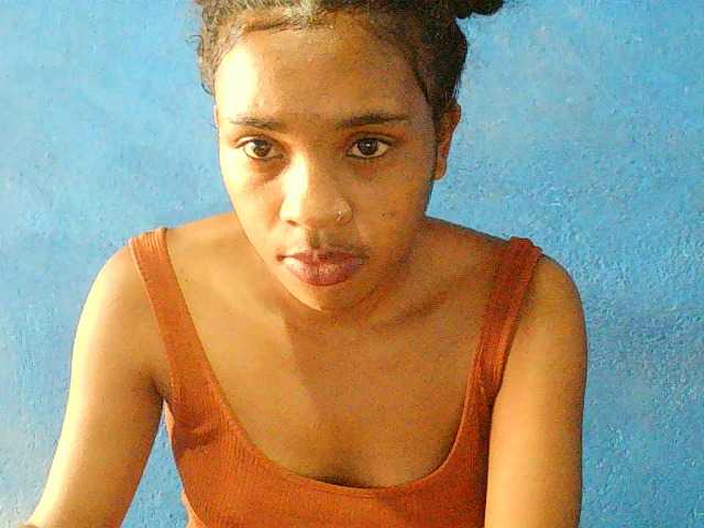 TriciaBella's BongaCams show and profile