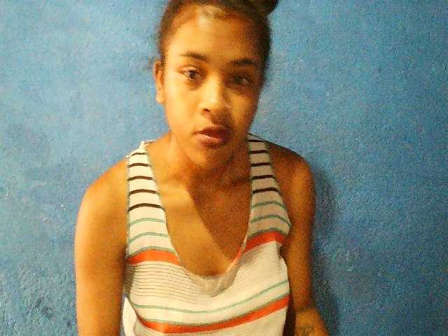 TriciaBella's BongaCams show and profile