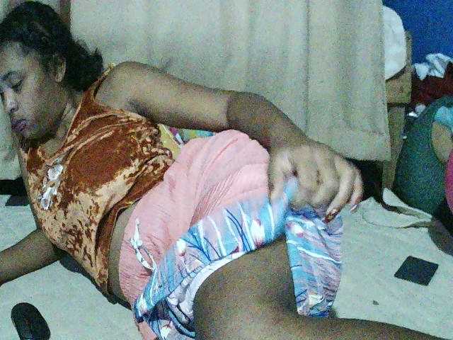 TriciaBella's BongaCams show and profile