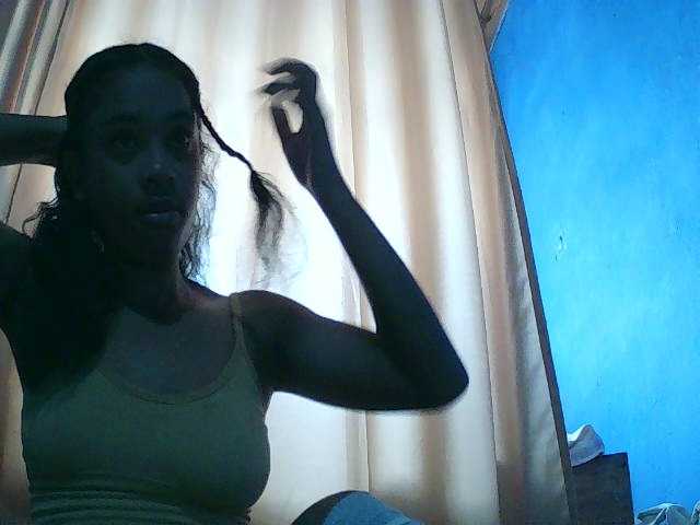 TriciaBella's BongaCams show and profile